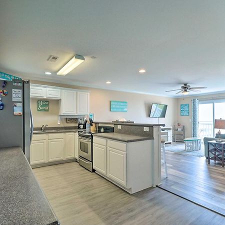 Ocean-View Oak Island Condo, 1 Block To Beach! Buitenkant foto