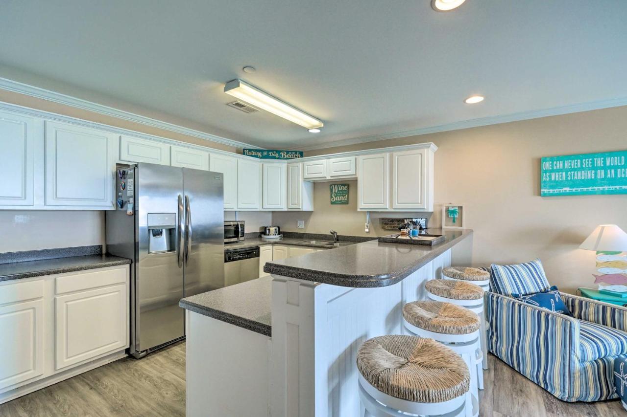 Ocean-View Oak Island Condo, 1 Block To Beach! Buitenkant foto