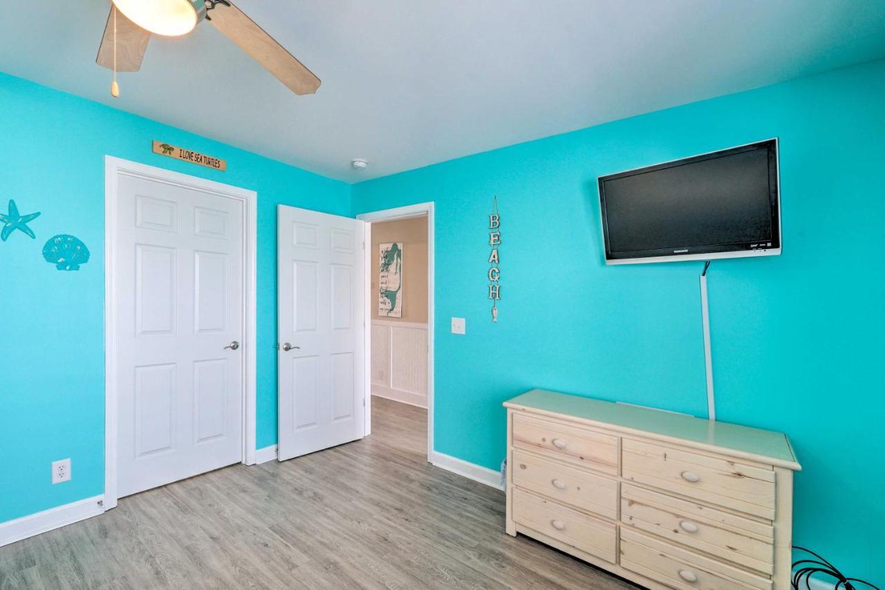 Ocean-View Oak Island Condo, 1 Block To Beach! Buitenkant foto