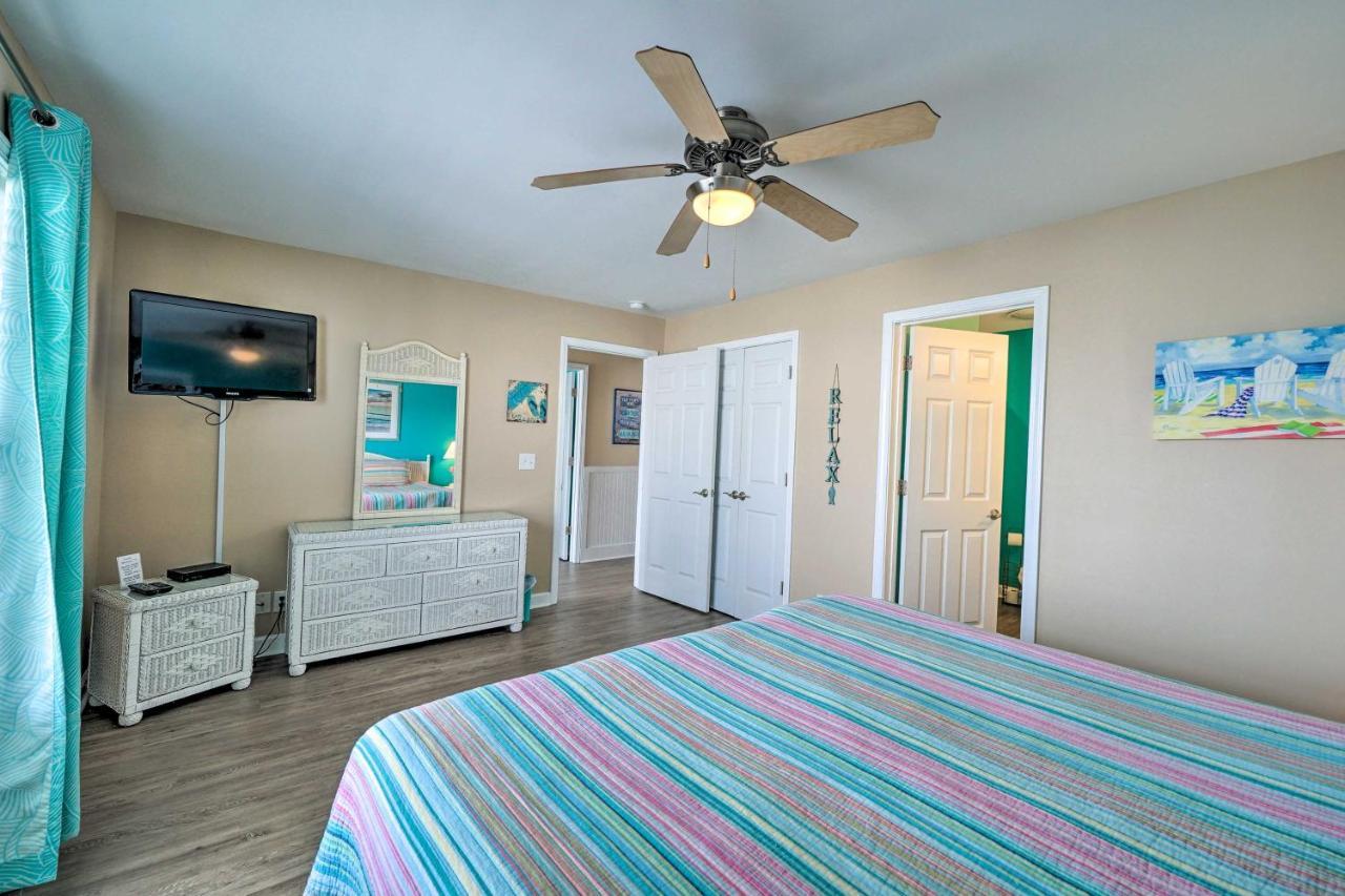 Ocean-View Oak Island Condo, 1 Block To Beach! Buitenkant foto
