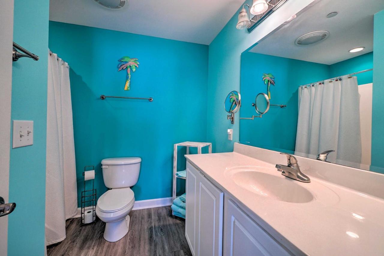 Ocean-View Oak Island Condo, 1 Block To Beach! Buitenkant foto